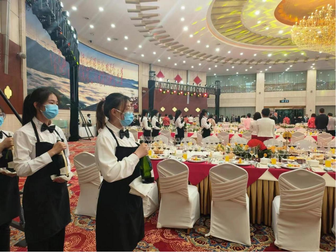 青春志愿行，共助博览会