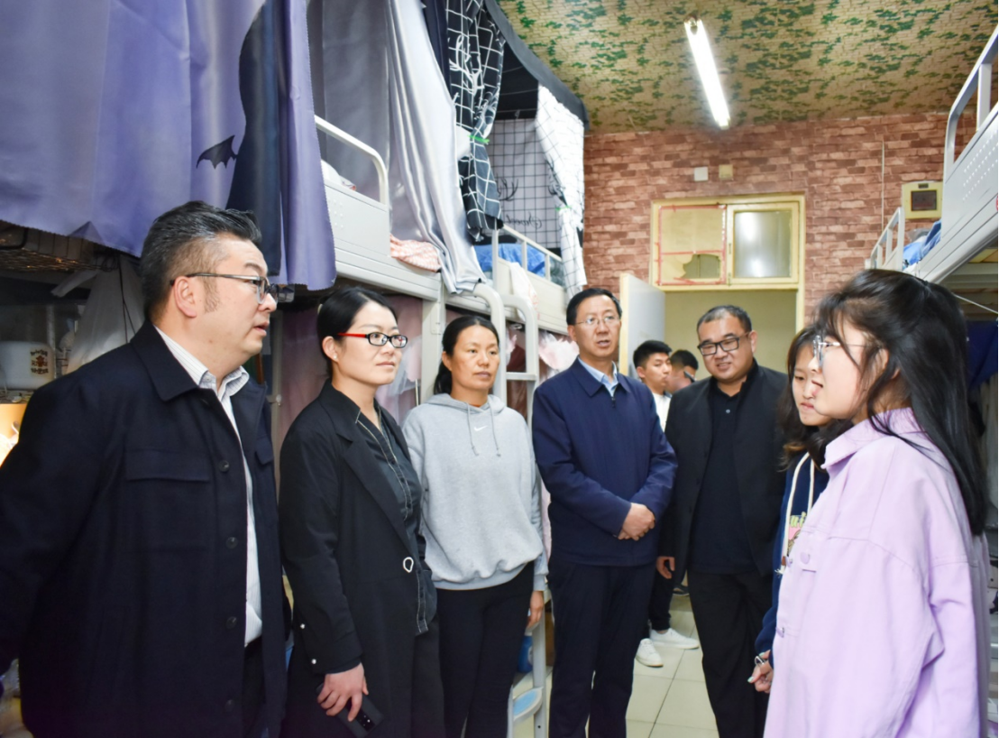 重实践 建新功|公司领导班子走访员工宿舍